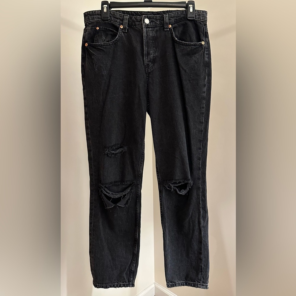 H&M Women’s Black Ripped Boyfriend Jeans